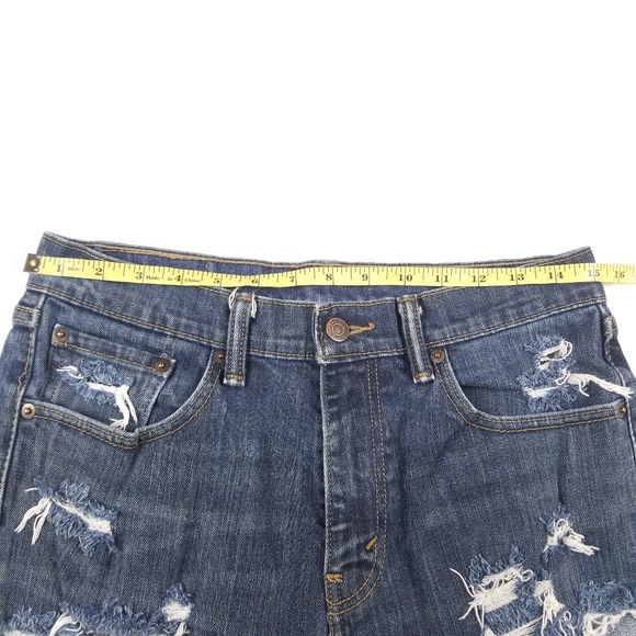 Levi's 505 Distressed Shorts Size 30 - Picture 4 of 8
